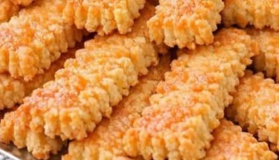 Southern 4-Ingredient Cheddar Cheese Straws
